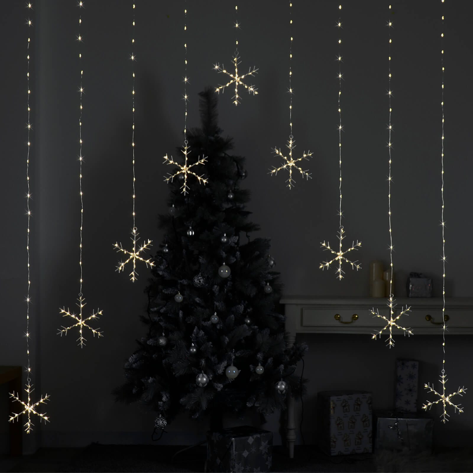 Snowflake curtain lights with warm white LED lights in 9 strings, with Christmas tree and presents